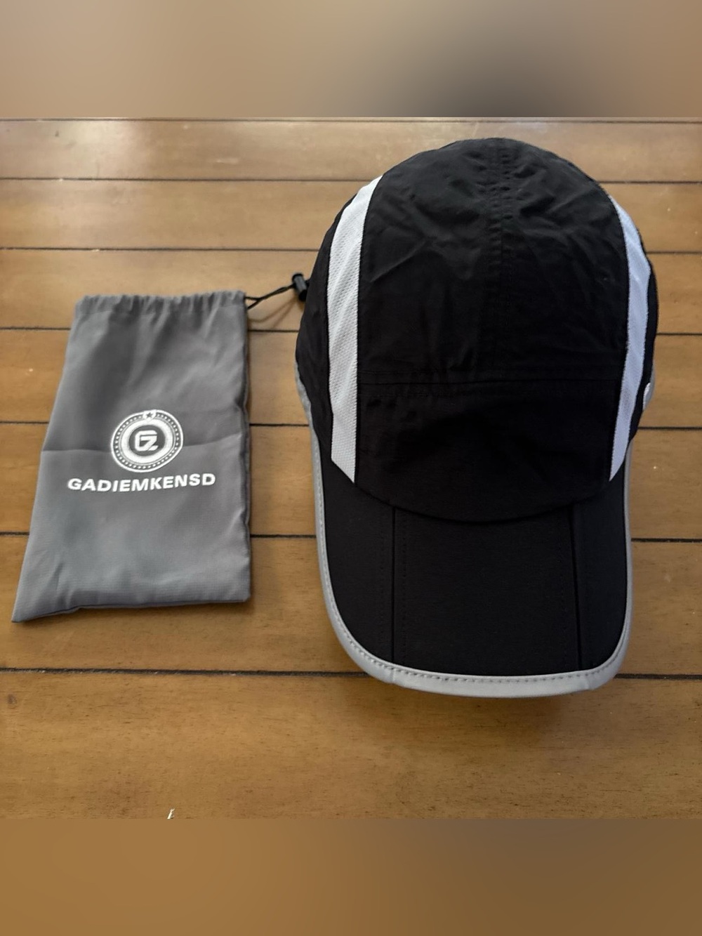 NWOT GADIEMKENSD Reflective Folding hat